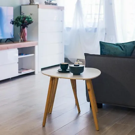 W Kamienicy Na Klodzkiej *