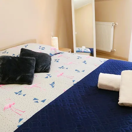 W Kamienicy Na Klodzkiej *