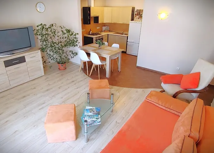 W Kamienicy Na Klodzkiej *